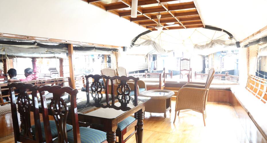 Goldy Deluxe Houseboat, Alleppey 5